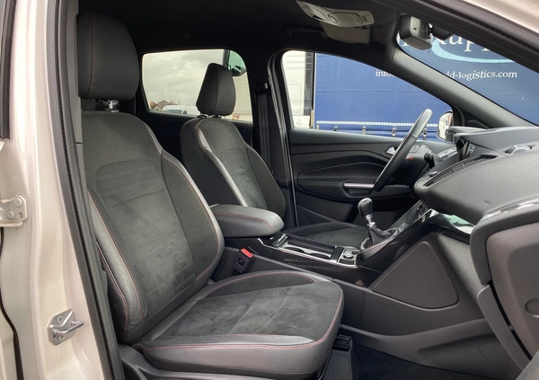 Ford Kuga cena 72200 przebieg: 58517, rok produkcji 2019 z Golczewo małe 352